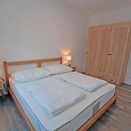 Appartement Am Ufer 11 *